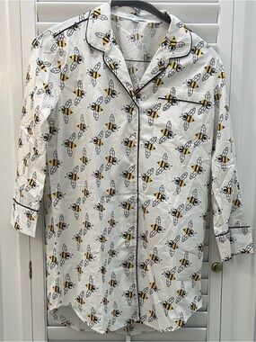 August morgan bee night shirt small
